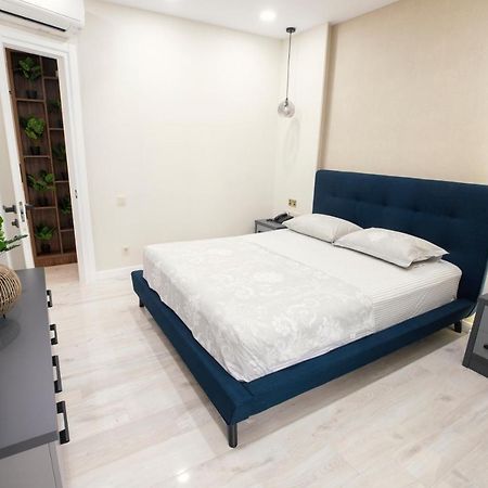 Gq Apartments On First Line Batoumi Extérieur photo