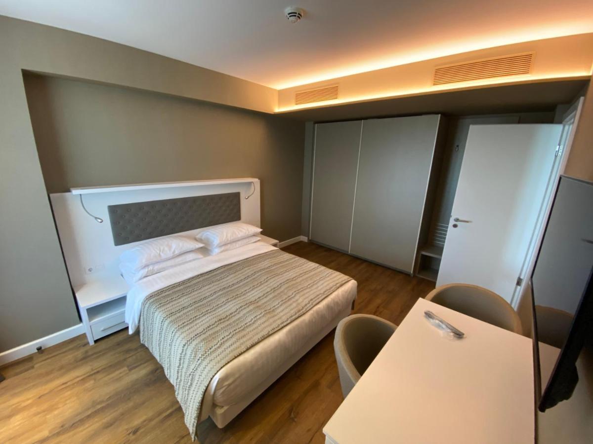 Gq Apartments On First Line Batoumi Extérieur photo