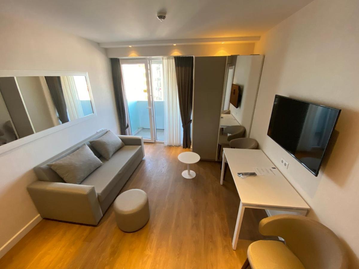 Gq Apartments On First Line Batoumi Extérieur photo