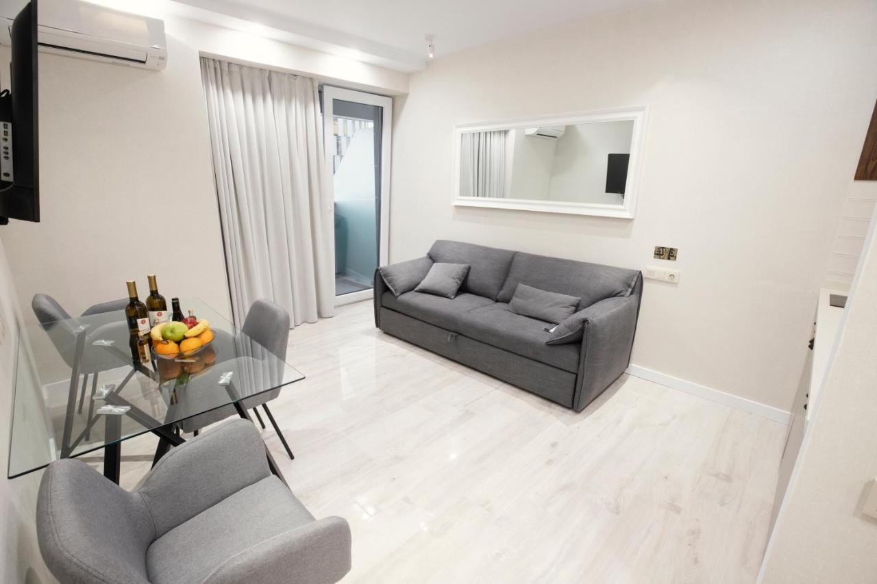 Gq Apartments On First Line Batoumi Extérieur photo