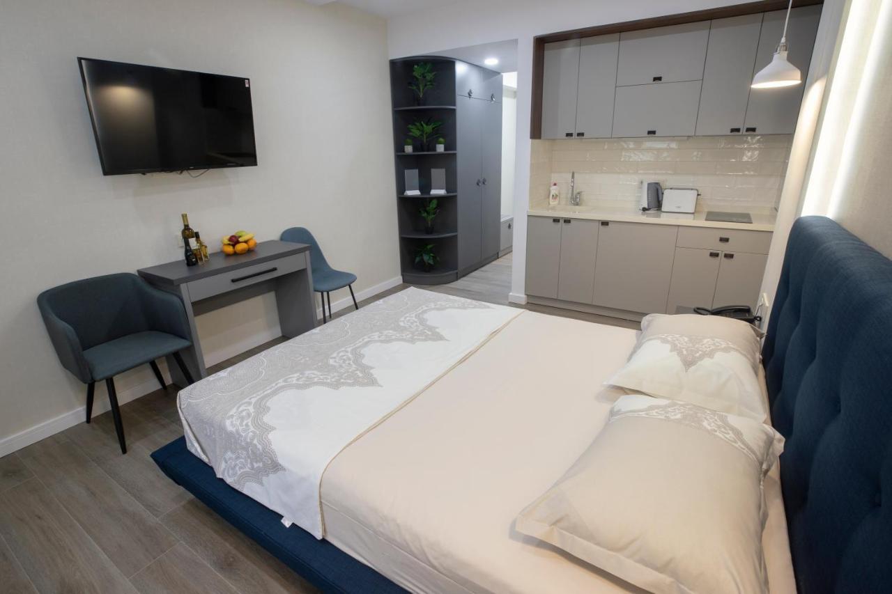 Gq Apartments On First Line Batoumi Extérieur photo