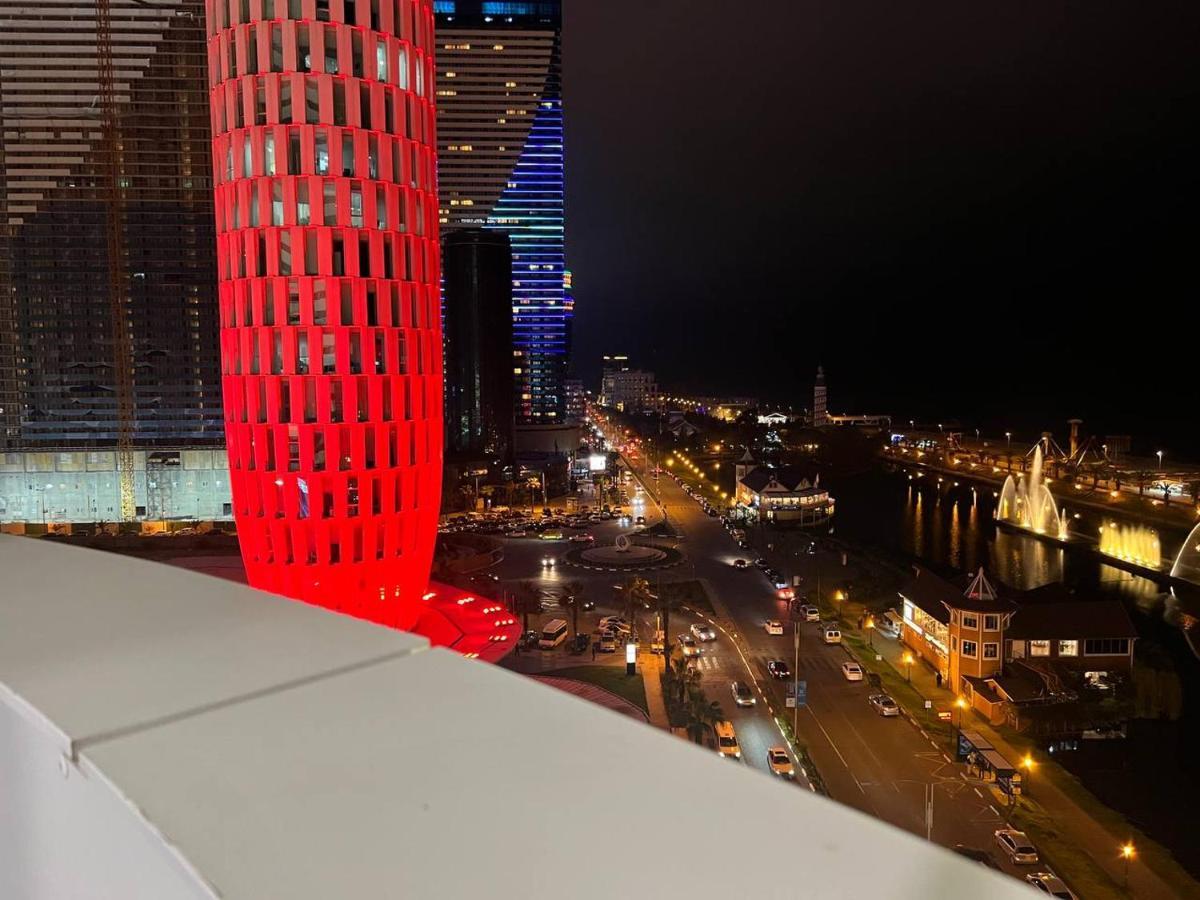 Gq Apartments On First Line Batoumi Extérieur photo