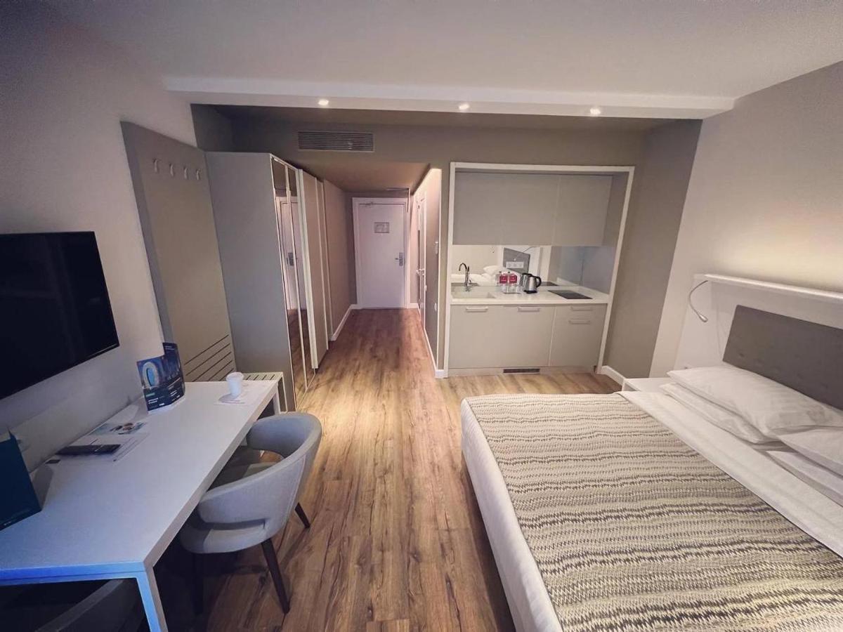 Gq Apartments On First Line Batoumi Extérieur photo
