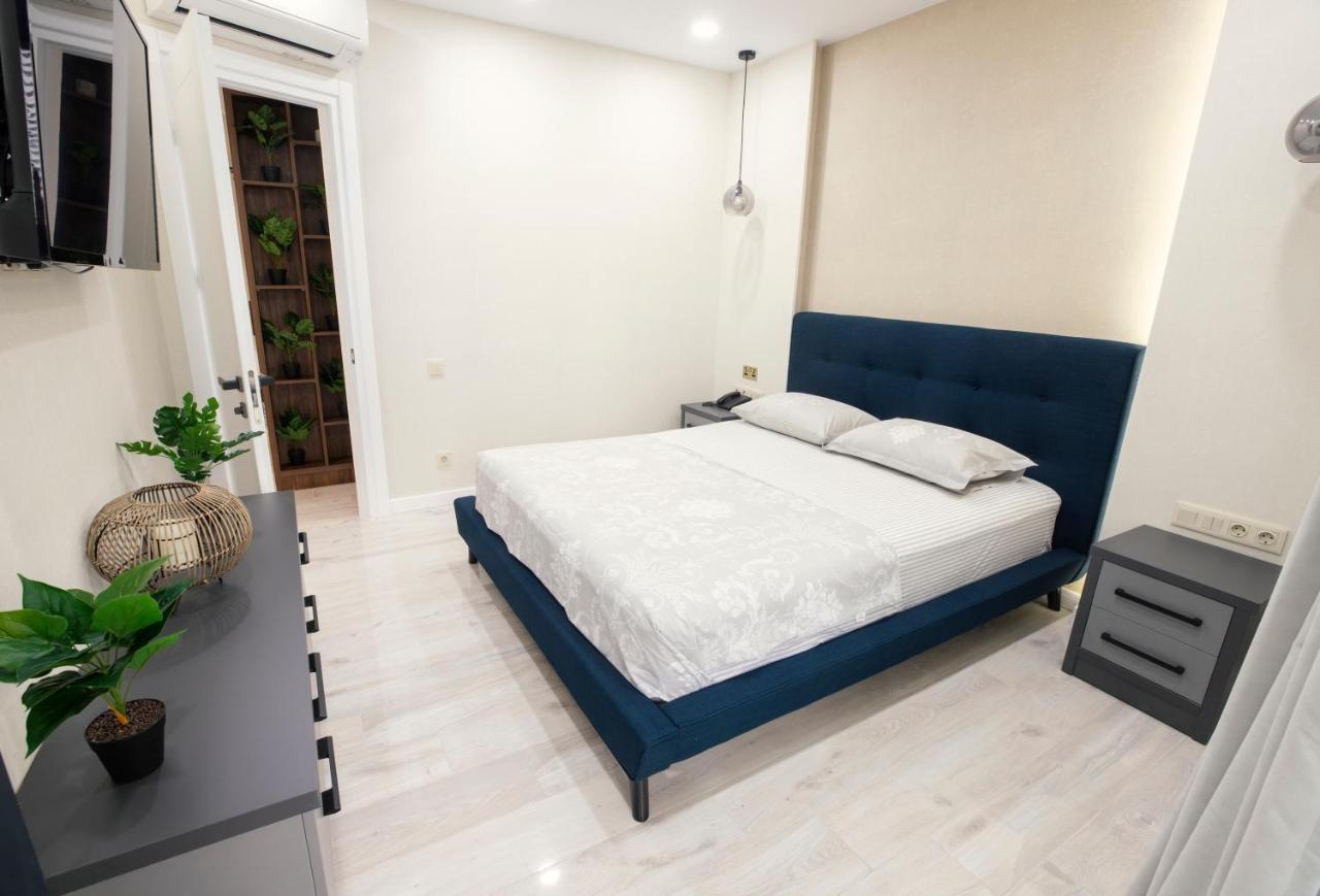 Gq Apartments On First Line Batoumi Extérieur photo